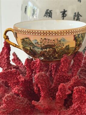 Vintage Satsuma handpainted SP teacups & saucers with geisha luminaire
